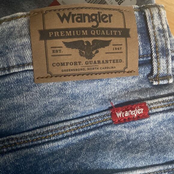 NWT Wrangler Boys' Slim Fit Jeans Bottom Blue Acid Wash Size 4 Regular CASUAL - Picture 8 of 8